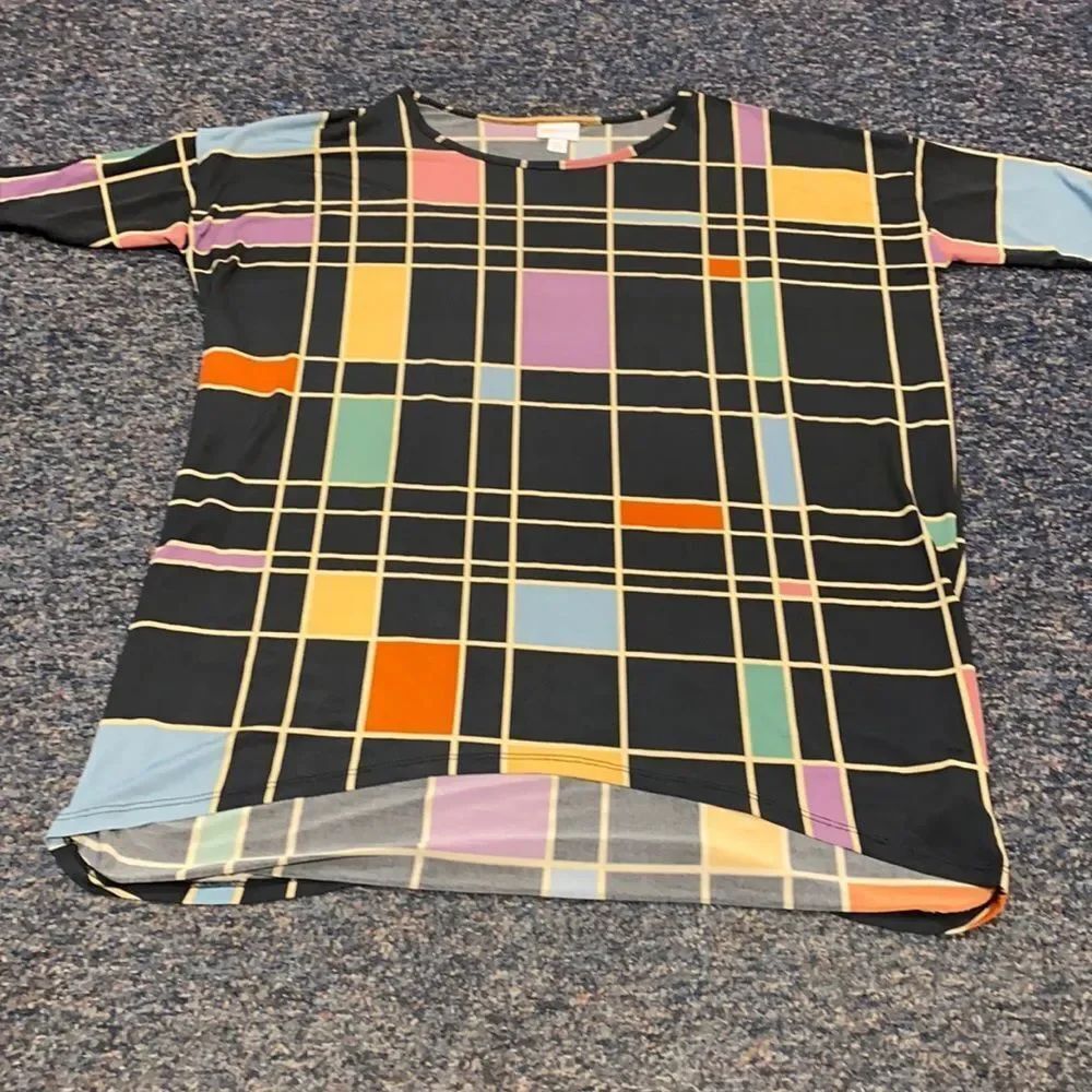 Lularoe Checkered High Low Top sz. M